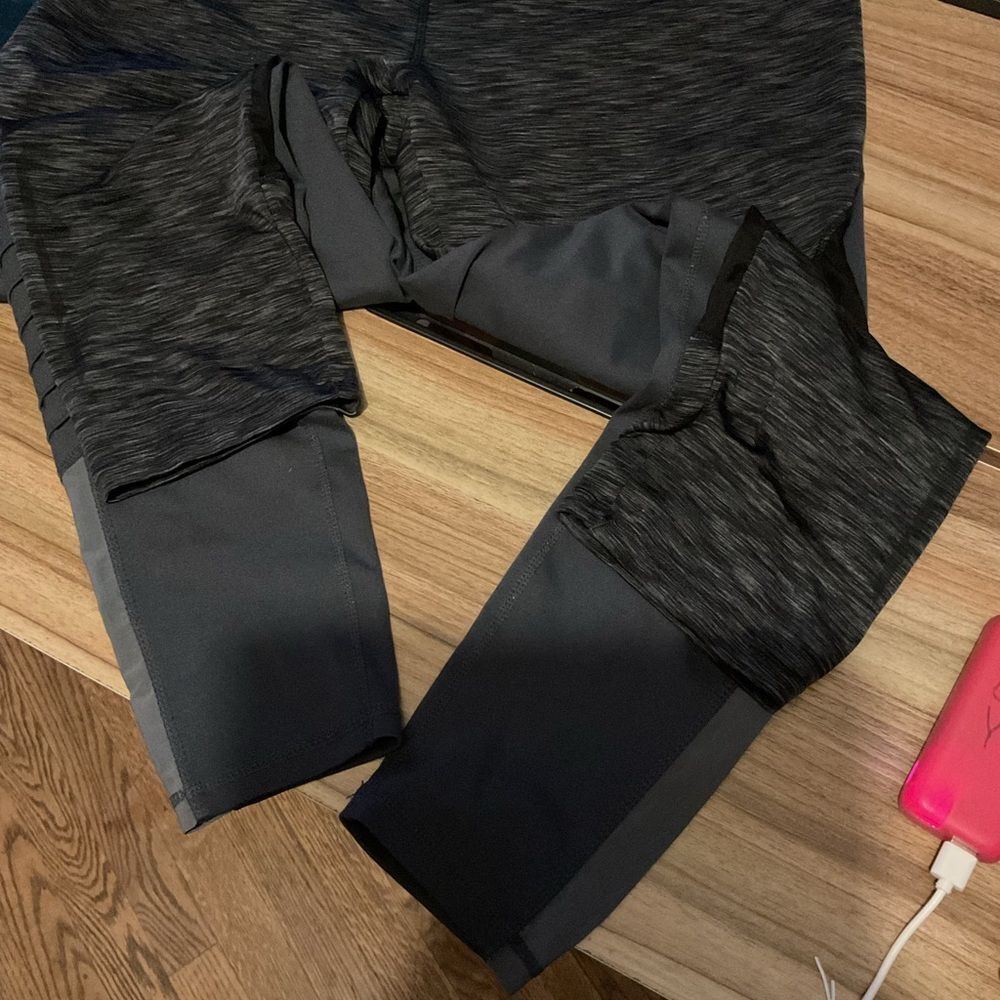 Yoga pants - Picture 4 of 10